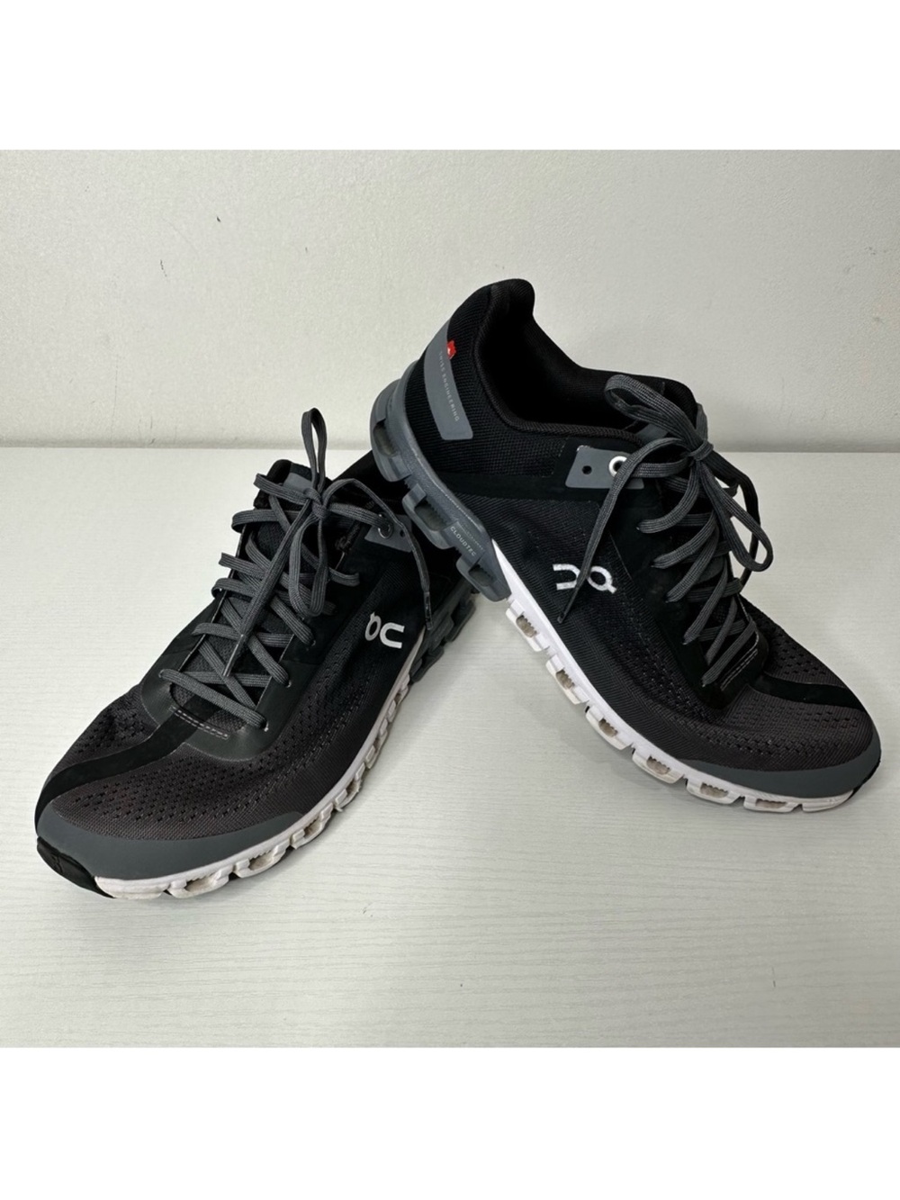 On Cloud Men’s Cloudflow Running Shoes Size 9.5